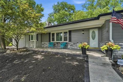 $425,000 | 1216 West 97th Street, Kansas City, MO 64114