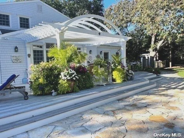 $1,700,000 | 11 Pheasant Lane, Remsenburg, NY 11960