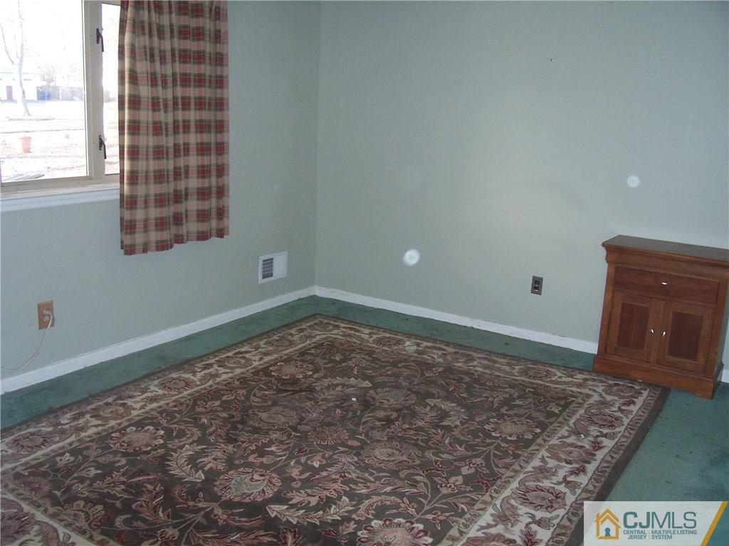 8 Becket Road Manalapan, NJ 07726 - Photo 13 of 20 Gallery Image 13