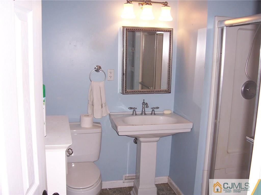 8 Becket Road Manalapan, NJ 07726 - Photo 18 of 20 Gallery Image 18