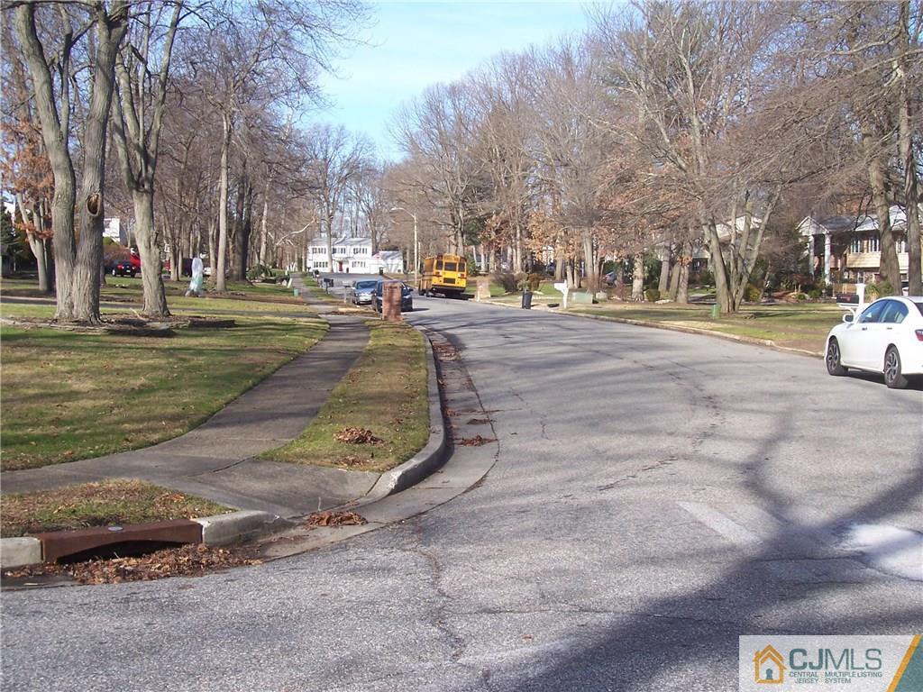 8 Becket Road Manalapan, NJ 07726 - Photo 4 of 20 Gallery Image 4