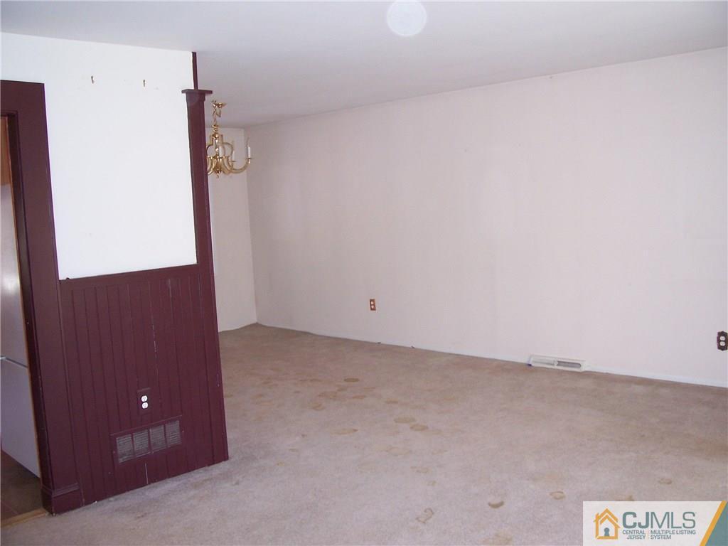 8 Becket Road Manalapan, NJ 07726 - Photo 8 of 20 Gallery Image 8
