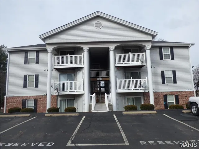 $1,450 | 4510 Little Rock Road, Unit J, St. Louis, MO 63128