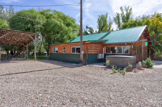 $899,000 | 7202 W Highway, Emmett, ID 83617