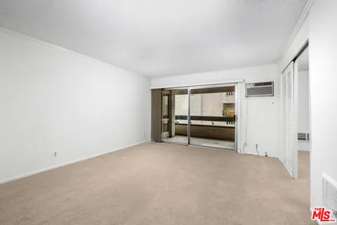 $475,000 | 355 South Los Robles Avenue, Unit 210, Pasadena, CA 91101