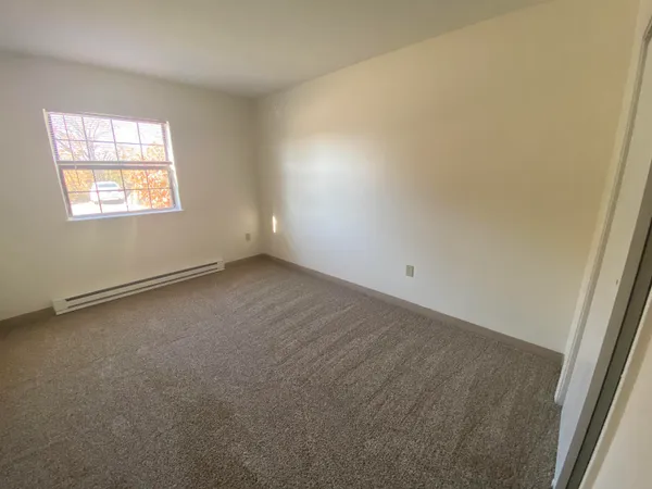 $2,055 | 11 Railroad Avenue, Unit 11, Derry, NH 03038