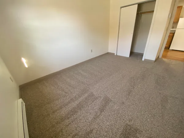 $2,055 | 11 Railroad Avenue, Unit 11, Derry, NH 03038