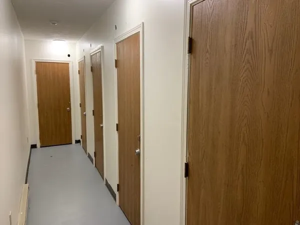 $2,055 | 11 Railroad Avenue, Unit 11, Derry, NH 03038