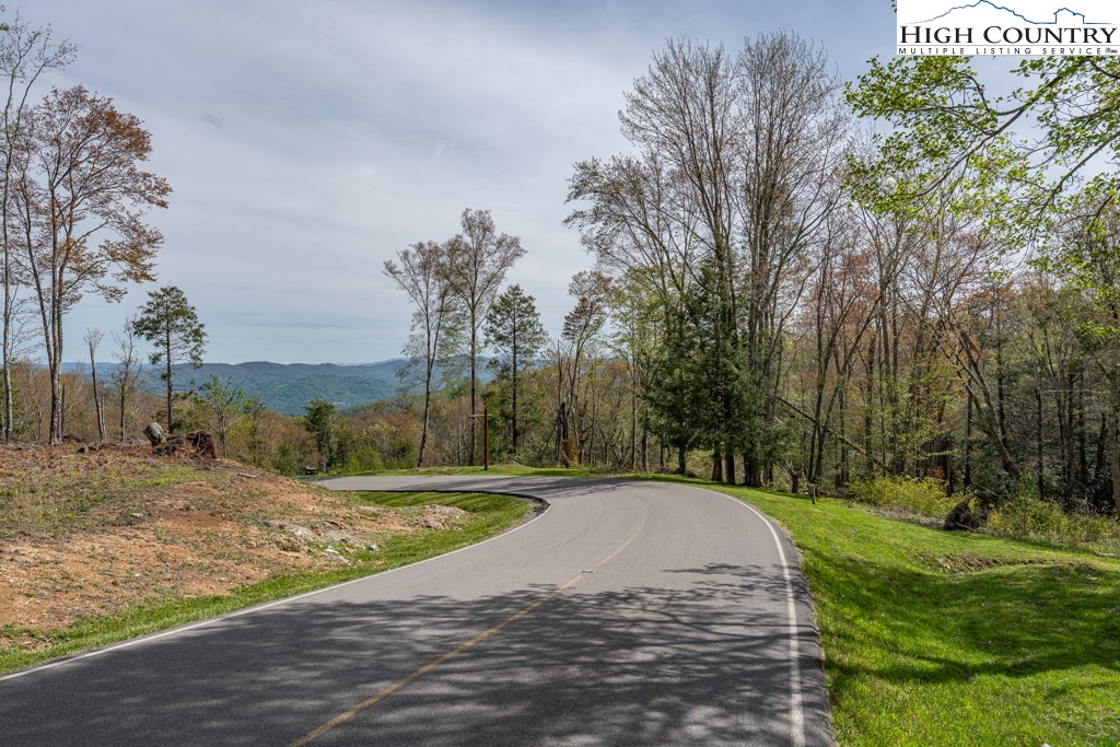 77 Eagles Nest Trail Banner Elk, NC 28604 - Photo 11 of 44 a view of a park