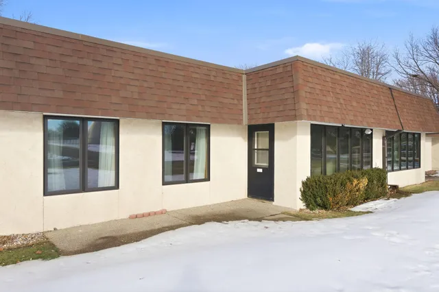 $180,000 | 250 Freemont Avenue Southwest, Unit 120, Hutchinson, MN 55350