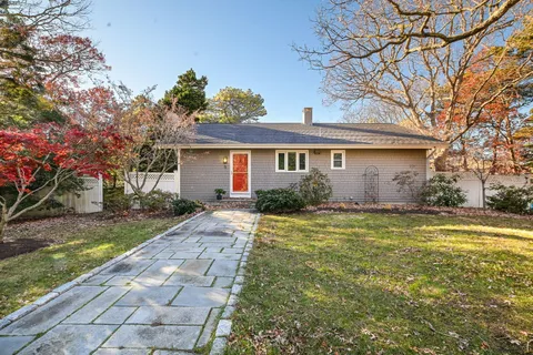 $2,500,000 | 5 Rivers View Road, East Falmouth, MA 02536