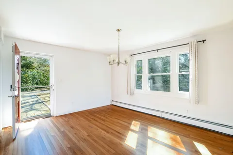 $2,500,000 | 5 Rivers View Road, East Falmouth, MA 02536