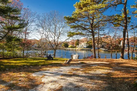 $2,500,000 | 5 Rivers View Road, East Falmouth, MA 02536