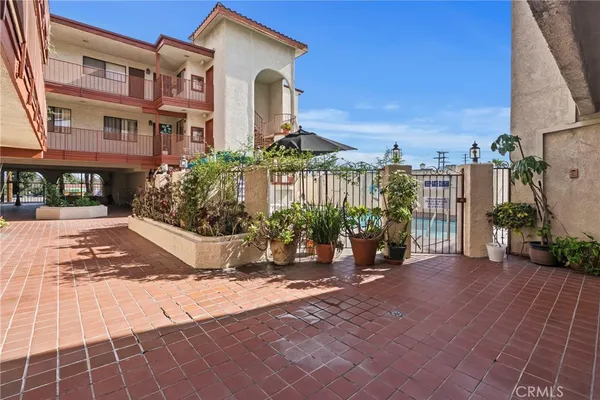 $540,000 | 7625 Reseda Boulevard, Unit 104, Reseda, CA 91335