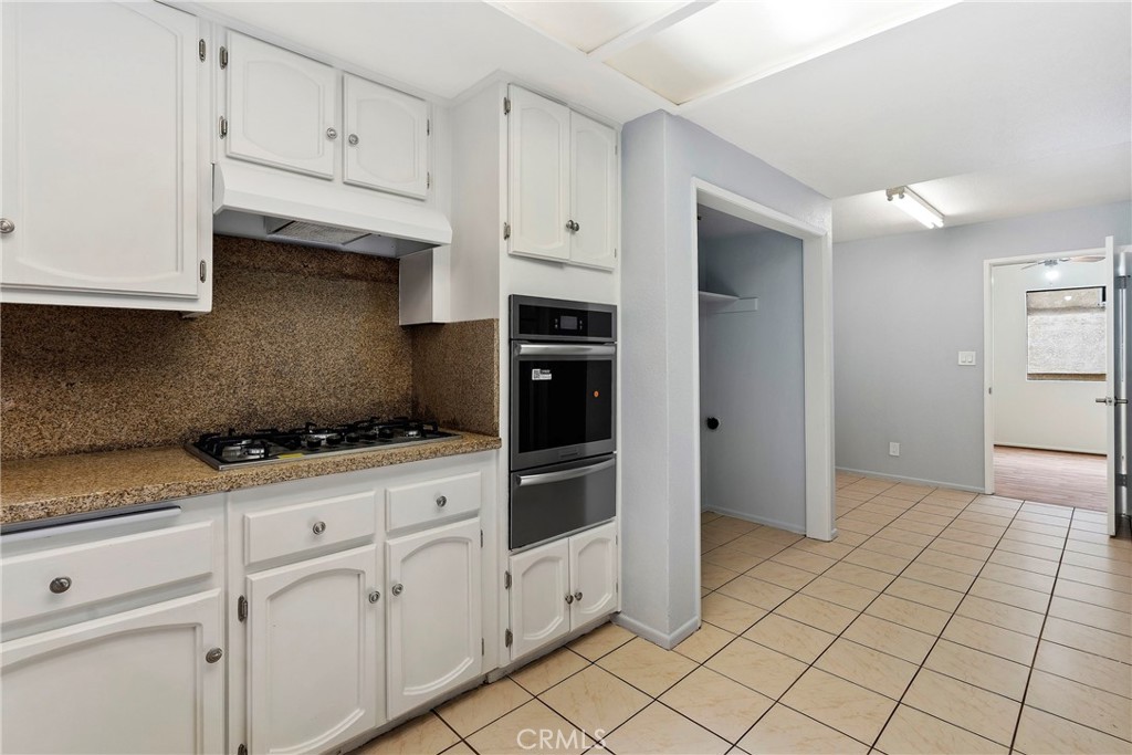 7625 Reseda Boulevard, Unit 104 Reseda, CA 91335 - Photo 9 of 27 Kitchen