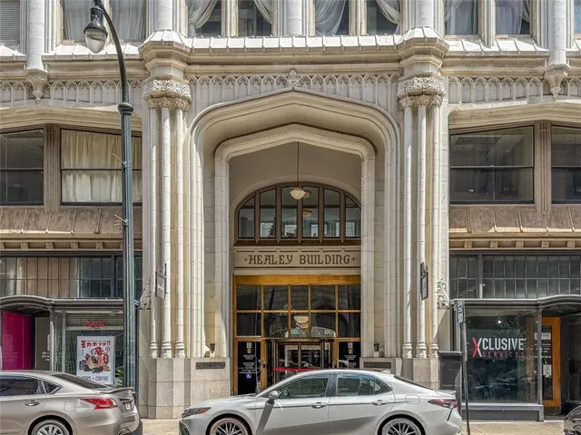 a car parked in front of a building