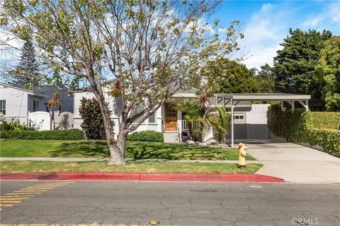 $2,690,000 | 424 South Meadows Avenue, Manhattan Beach, CA 90266