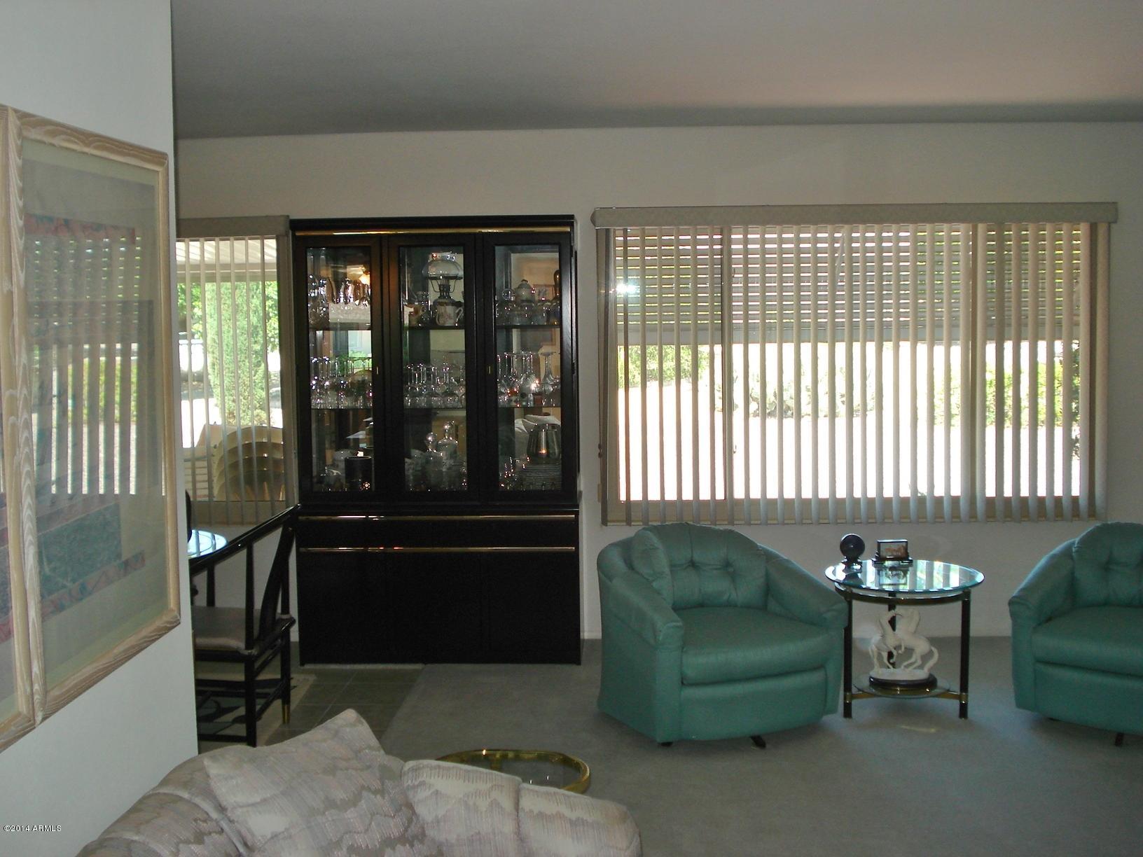 15472 North Ridgeview Road Sun City, AZ 85351 - Photo 19 of 47 Dining in Living Room