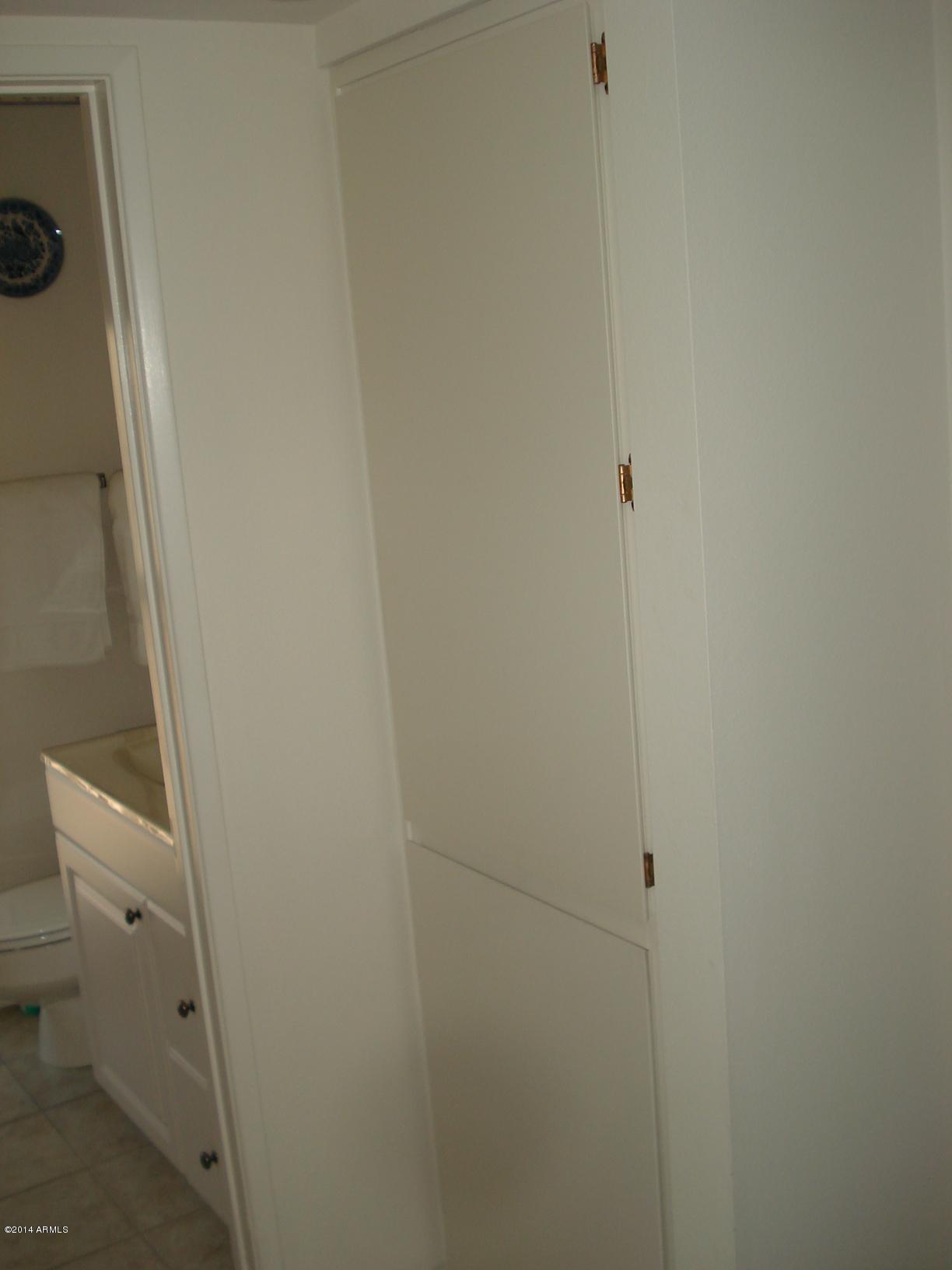 15472 North Ridgeview Road Sun City, AZ 85351 - Photo 35 of 47 Linen Cabinets in Hall