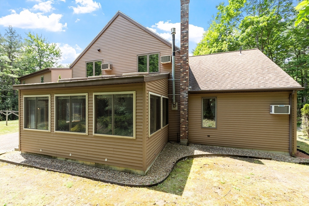 95 Willis Road Gardner, MA 01440 - Photo 4 of 42 Gallery Image 4