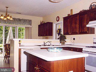 103 Brandon Road Pennington, NJ 08534 - Photo 6 of 6 Gallery Image 6