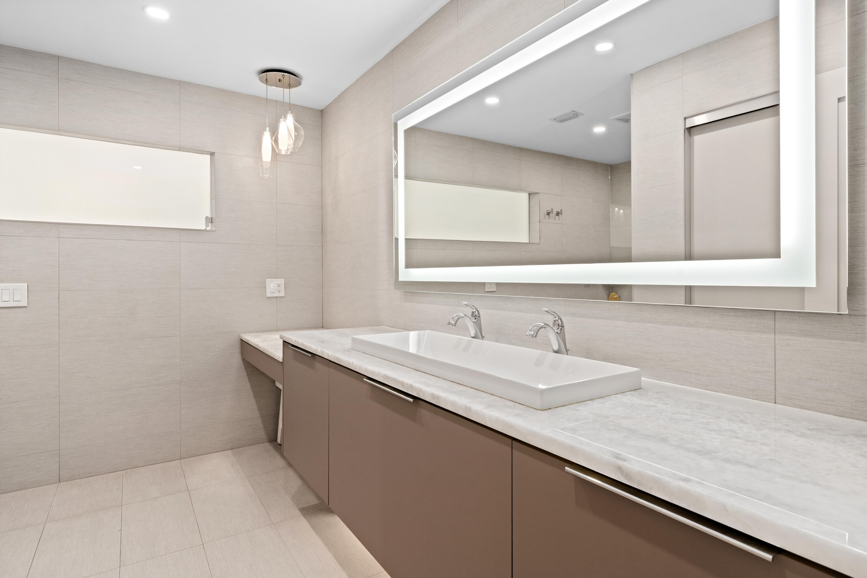 761 Aurelia Street Boca Raton, FL 33486 - Photo 33 of 48 DOWNSTAIRS BATH 1