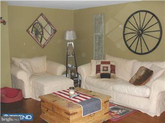 2004 Main Road Newfield, NJ 08344 - Photo 8 of 11 Living Room
