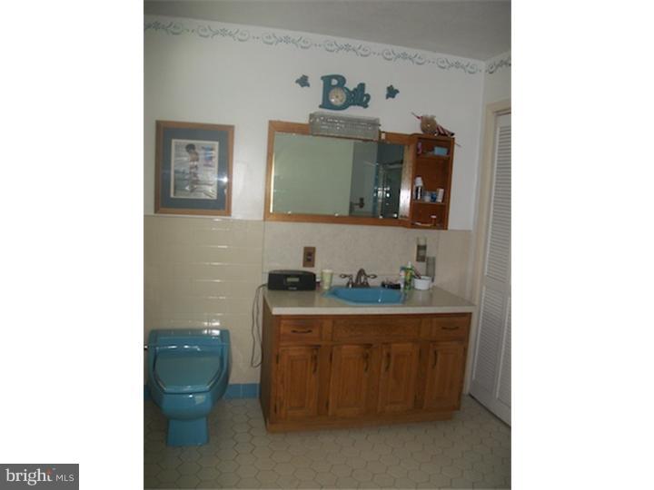 58 Reeves Road Bridgeton, NJ 08302 - Photo 7 of 19 Bathroom