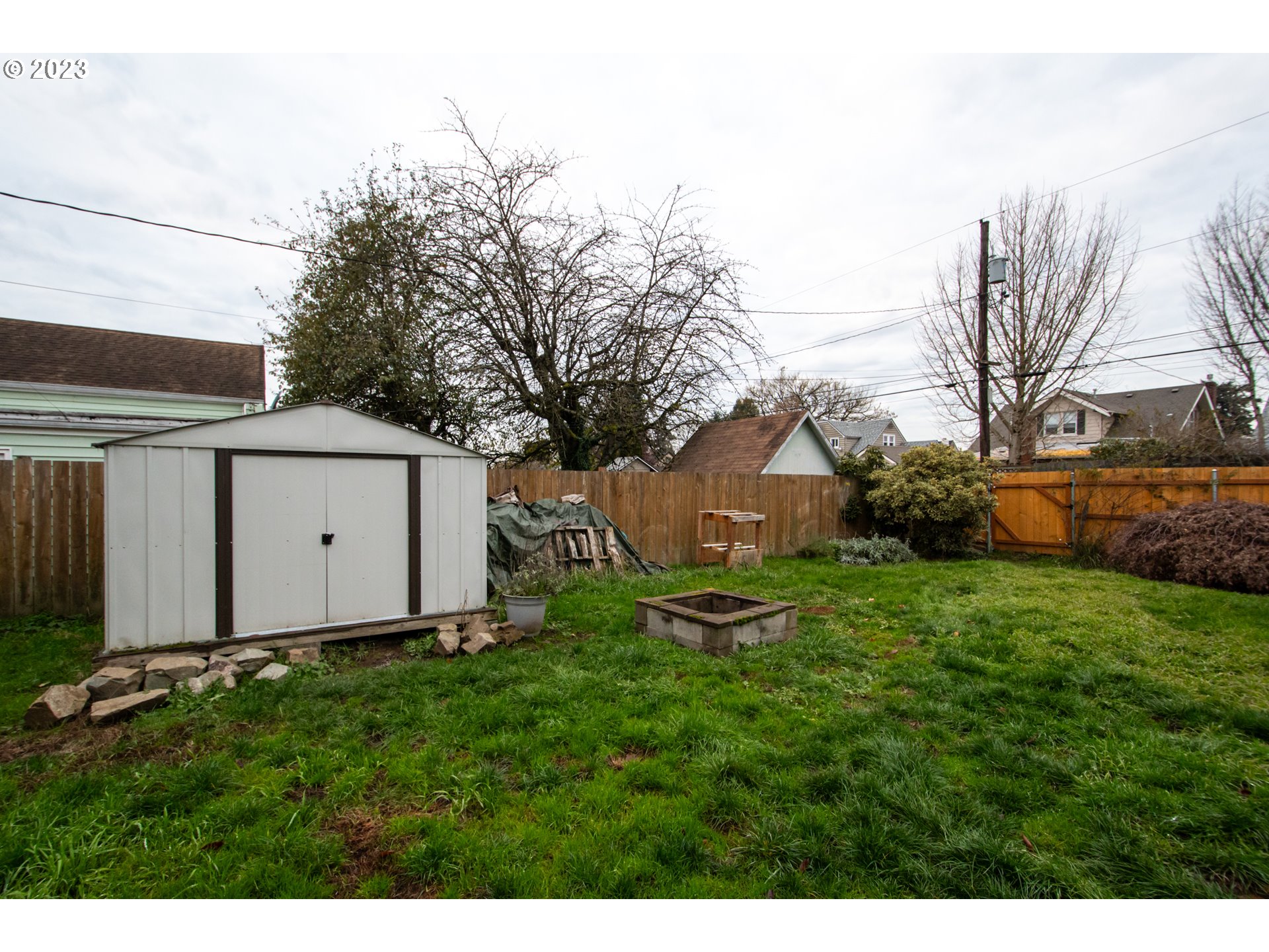 2818 Field Street Longview, WA 98632 - Photo 21 of 34 a view of a backyard