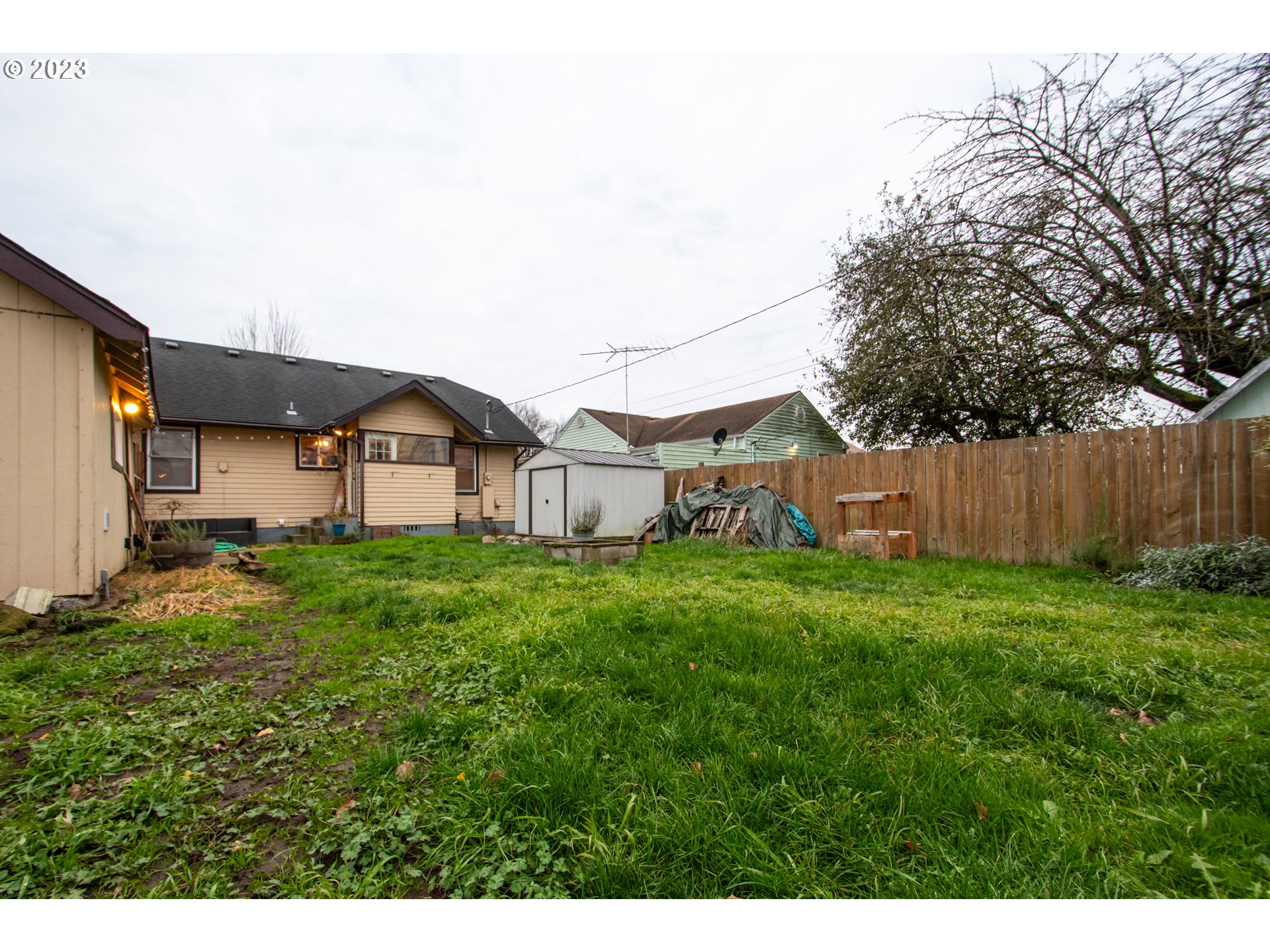 2818 Field Street Longview, WA 98632 - Photo 25 of 34 a view of a house with backyard and garden
