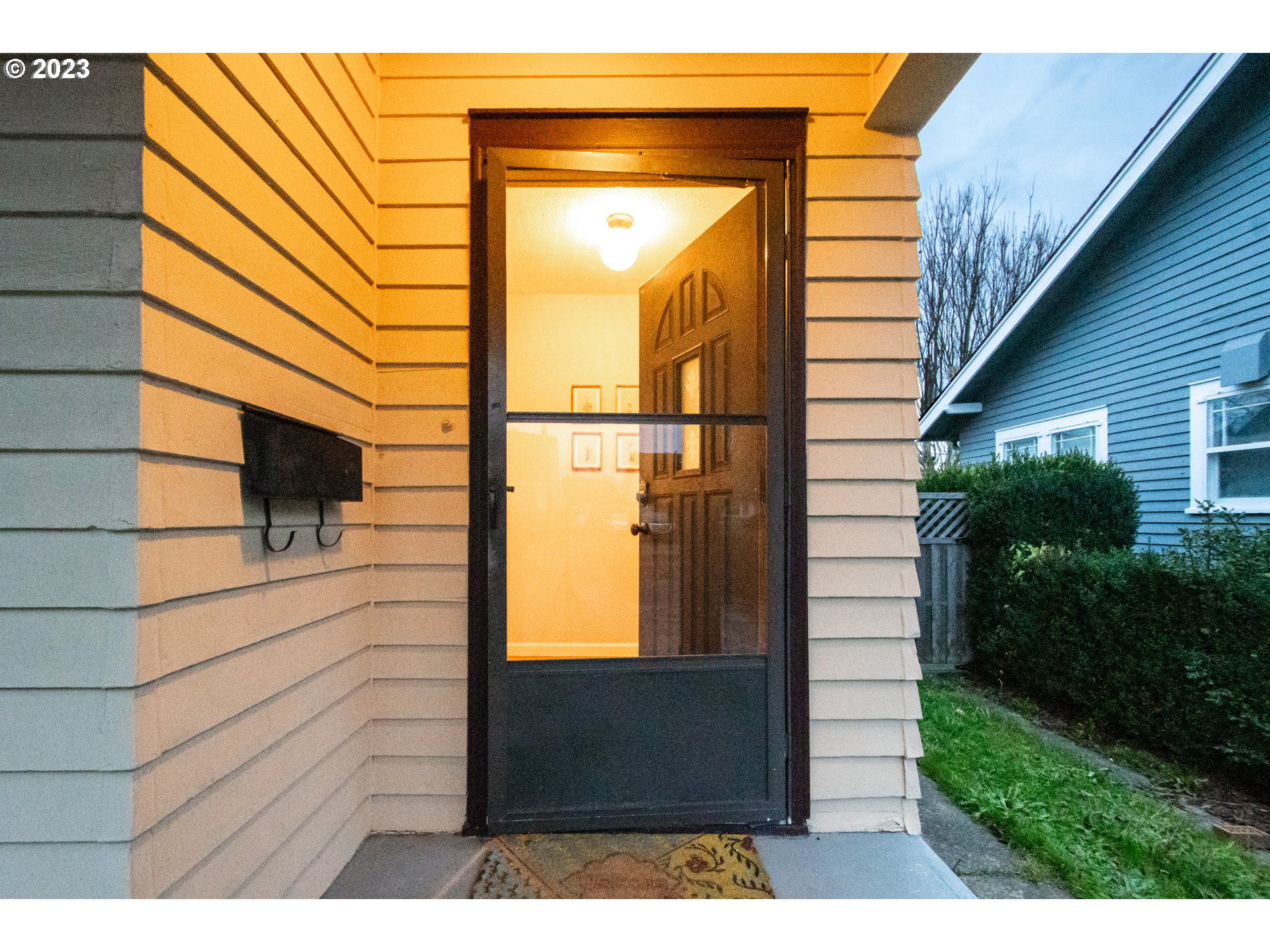 2818 Field Street Longview, WA 98632 - Photo 5 of 34 a view of front door