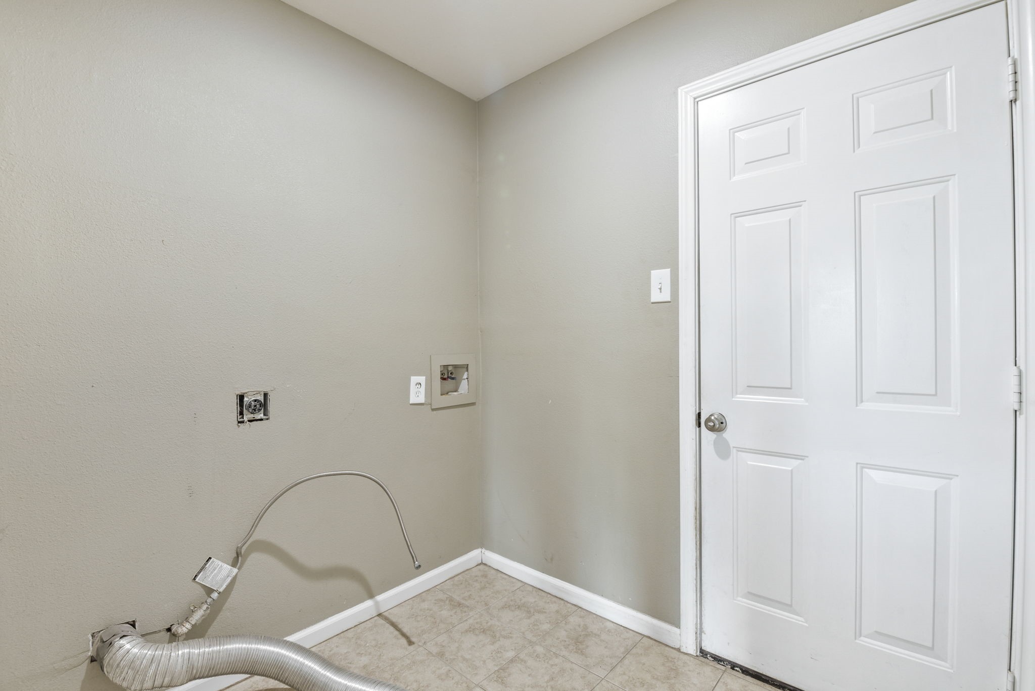5406 Gate Canyon Court Spring, TX 77373 - Photo 28 of 46 a picture of a room with a sink