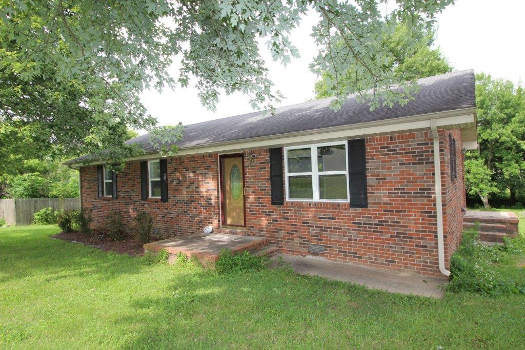 208 Sam Beasley Road Hartsville, TN 37074 - Photo 1 of 13 Gallery Image 1