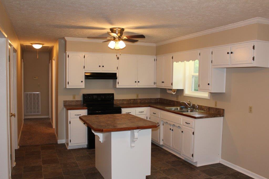 208 Sam Beasley Road Hartsville, TN 37074 - Photo 5 of 13 Gallery Image 5