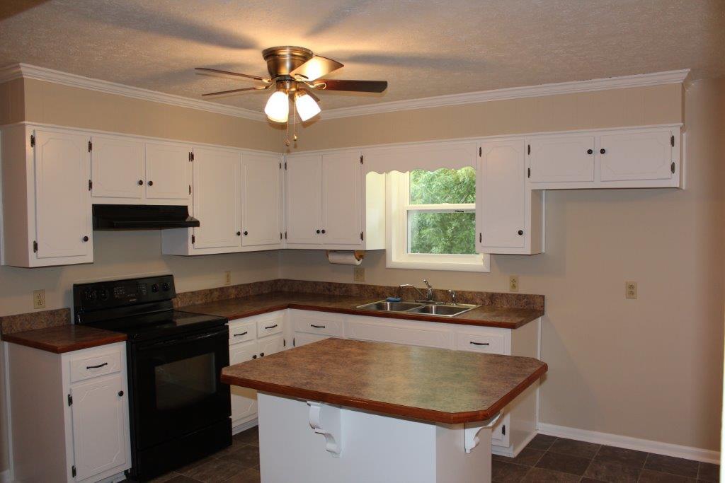 208 Sam Beasley Road Hartsville, TN 37074 - Photo 7 of 13 Gallery Image 7