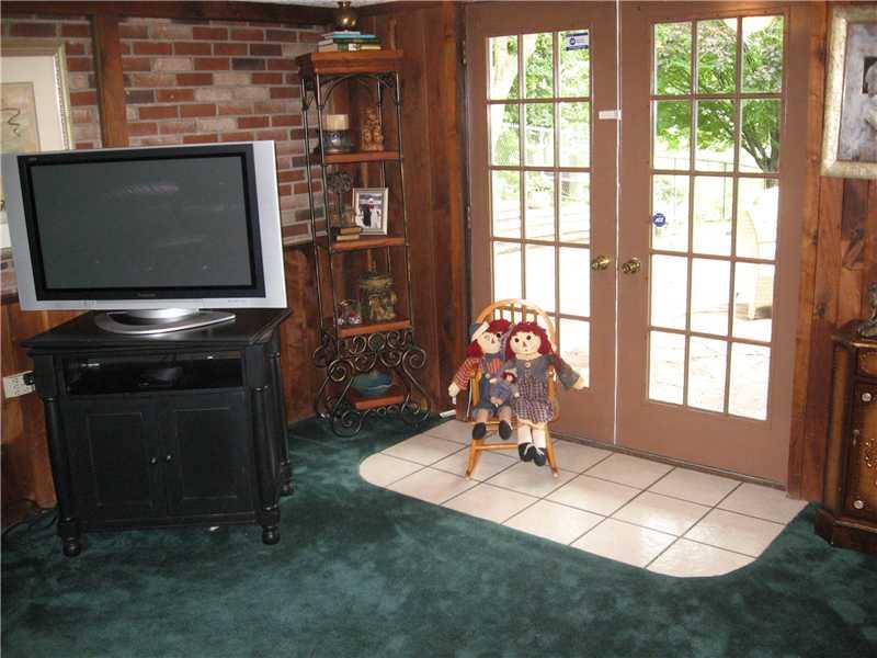 460 Fenton Road Mount Pleasant, PA 15666 - Photo 15 of 25 Family Room.