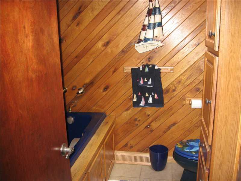 460 Fenton Road Mount Pleasant, PA 15666 - Photo 9 of 25 Full Bath. Main Level Bath with Jet Spray Tub