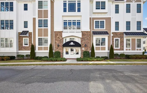 $1,649,888 | 25102 Aspenwood Drive, Plainview, NY 11803