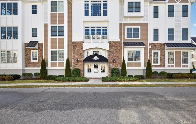 $1,649,888 | 25102 Aspenwood Drive, Plainview, NY 11803