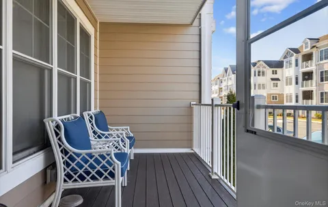 $1,649,888 | 25102 Aspenwood Drive, Plainview, NY 11803