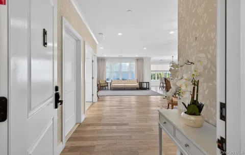 $1,649,888 | 25102 Aspenwood Drive, Plainview, NY 11803