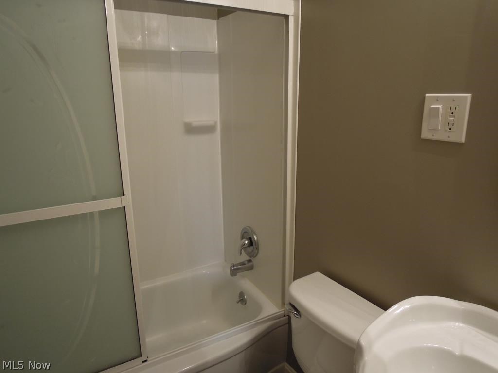 6514 Ridgewood Avenue Parma, OH 44129 - Photo 10 of 31