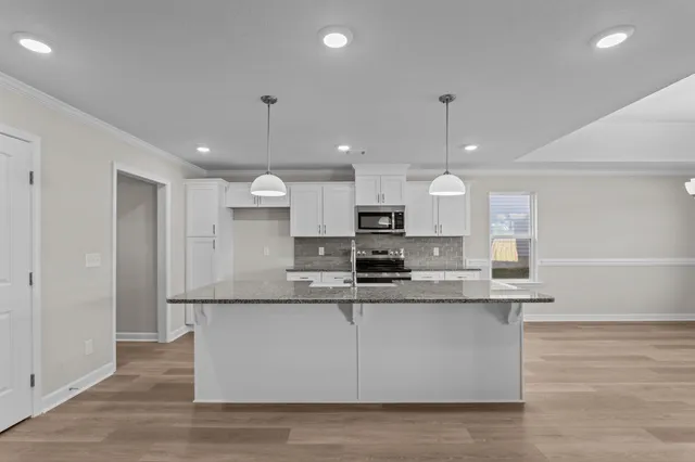 $358,900 | 8205 Snelling Drive, Aiken, SC 29803