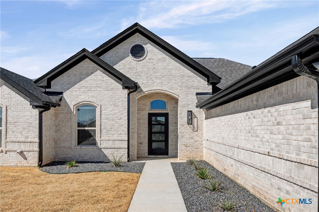 604 Magnolia Drive Troy, TX 76579 - Photo 3 of 33