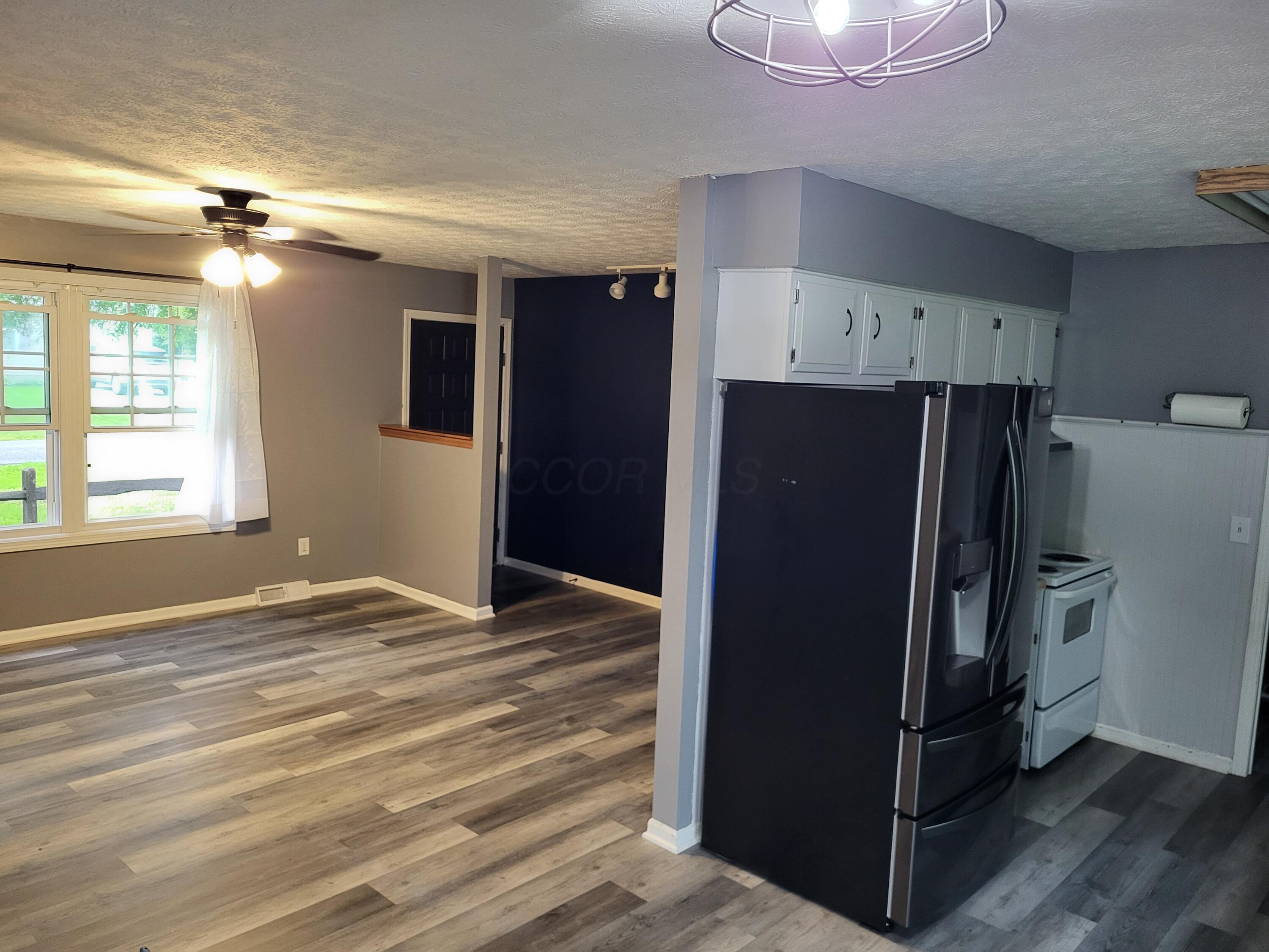 1852 Churchill Downs Road Newark, OH 43055 - Photo 6 of 17 LR and Kitchen