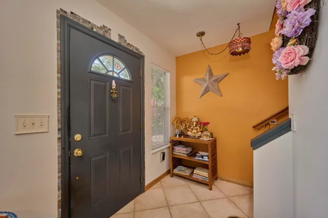 a view of entryway and hall