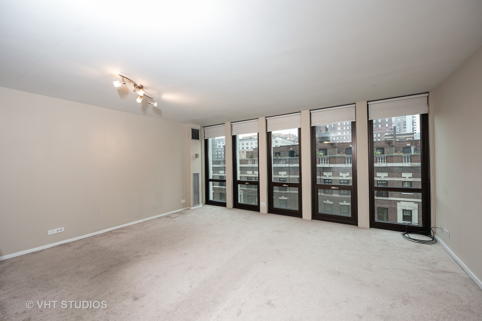 1 East Scott Street, Unit 1002 Chicago, IL 60610 - Photo 3 of 12