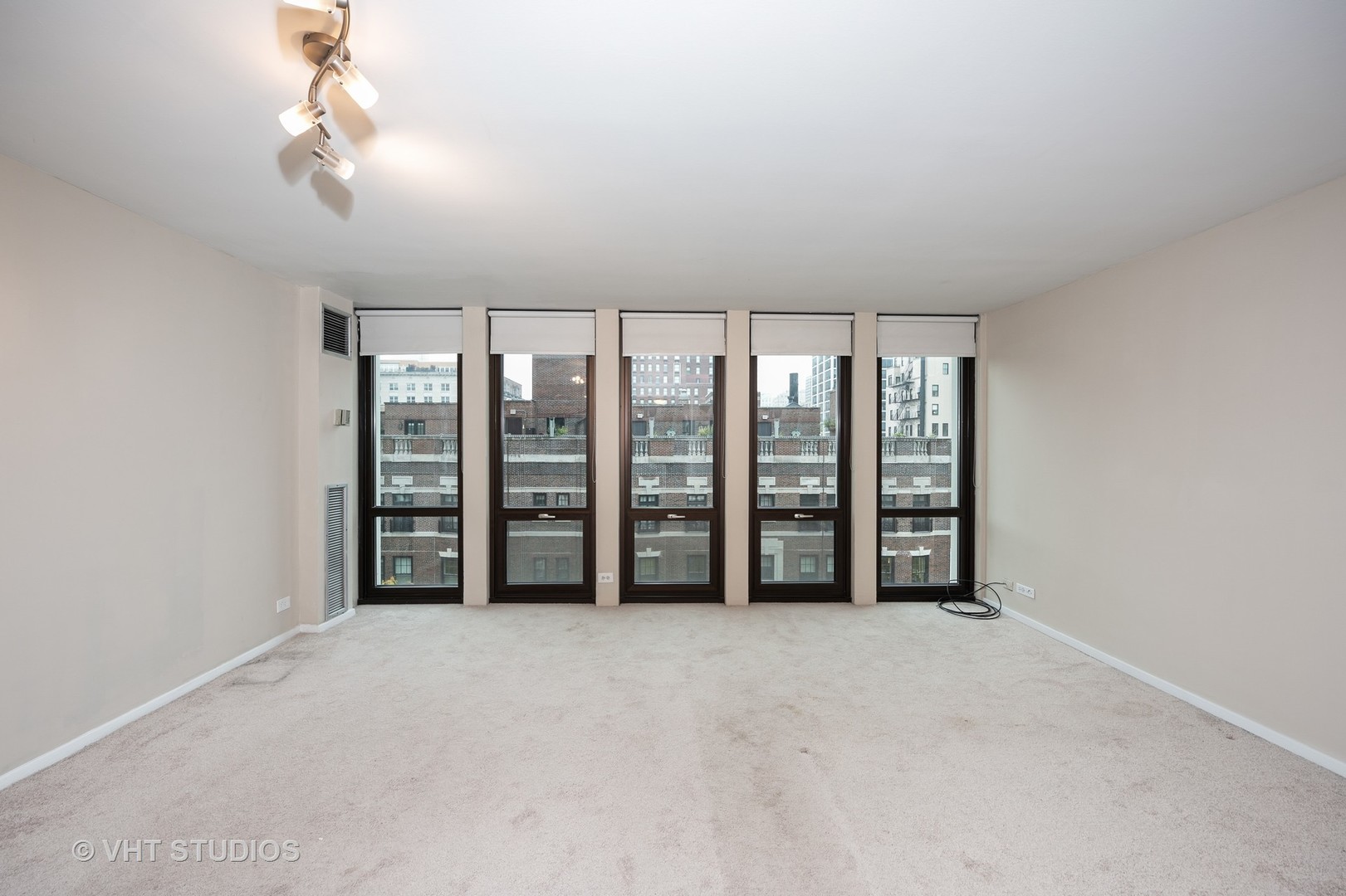 1 East Scott Street, Unit 1002 Chicago, IL 60610 - Photo 4 of 12
