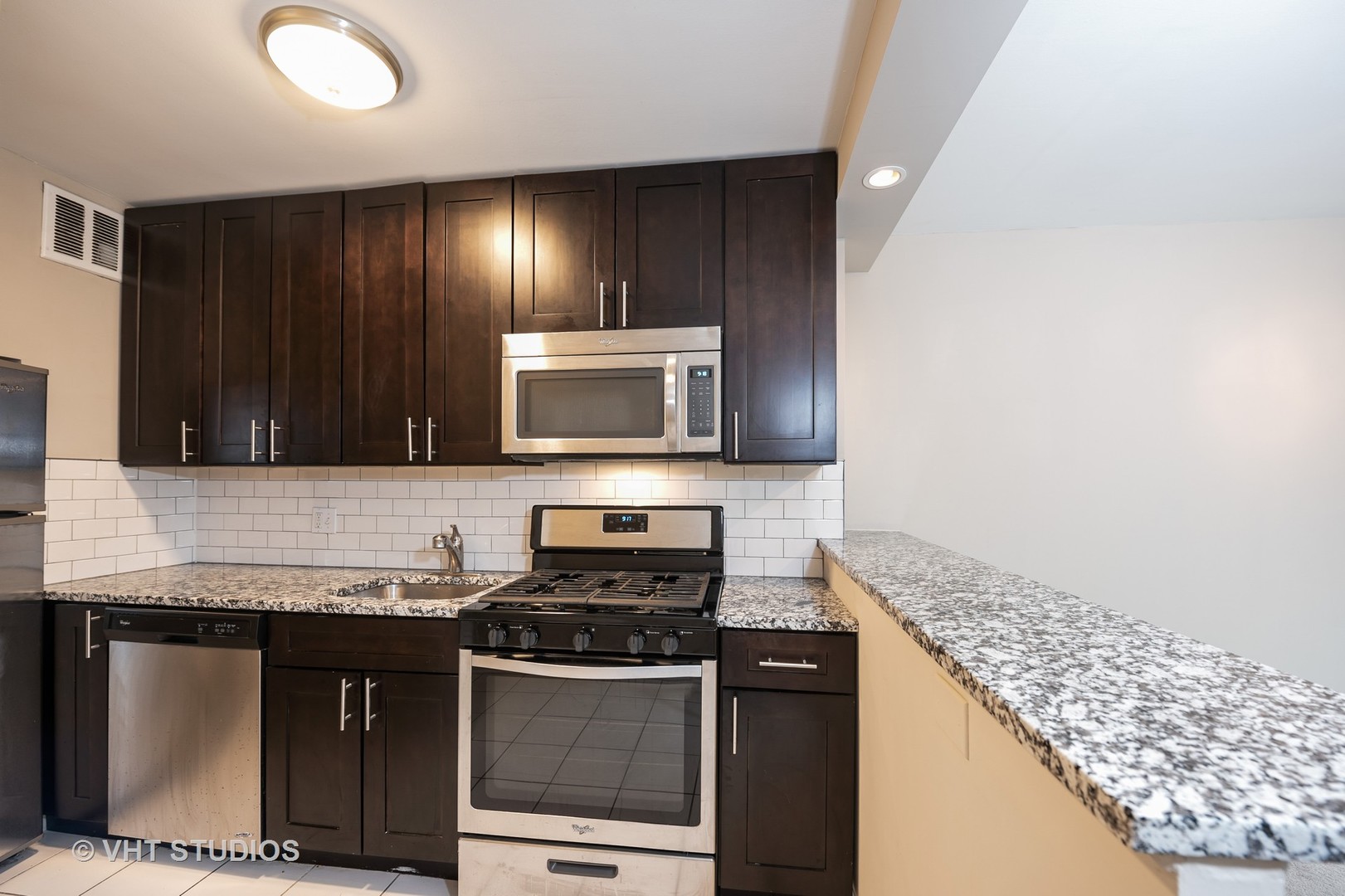 1 East Scott Street, Unit 1002 Chicago, IL 60610 - Photo 9 of 12