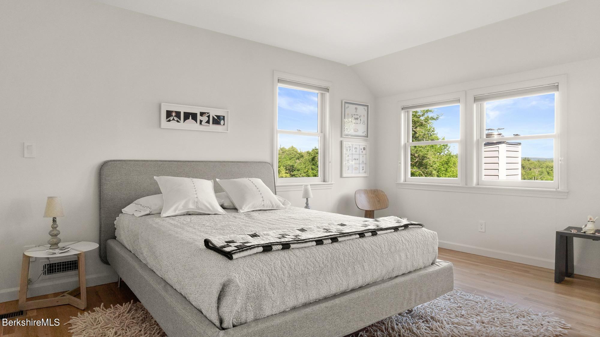 109 Under Mountain Road Lenox, MA 01240 - Photo 17 of 37 Guest room